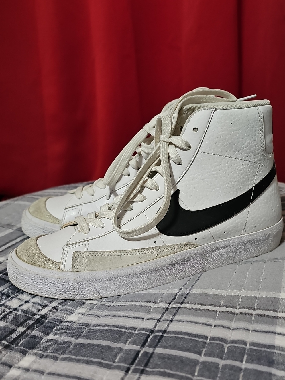 Nike Blazer Mid High Top Sneakers